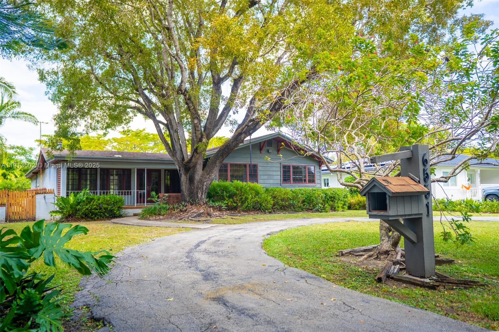 6551 SW 75th Ter South Miami, FL 33143