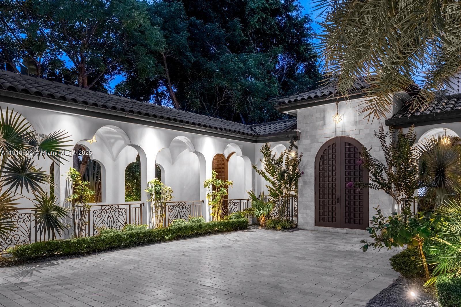 12650 SW 77th Ave Pinecrest, FL 33156