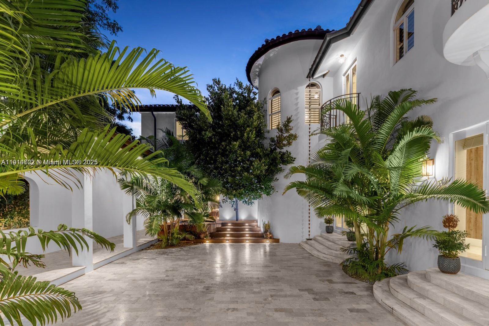 12650 SW 77th Ave Pinecrest, FL 33156