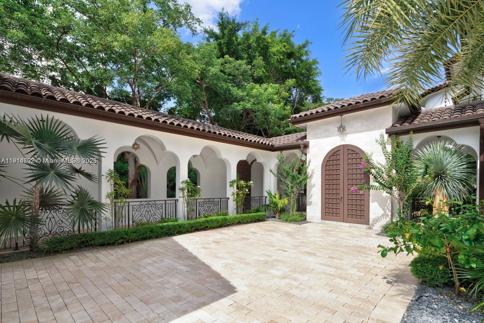 12650 SW 77th Ave Pinecrest, FL 33156