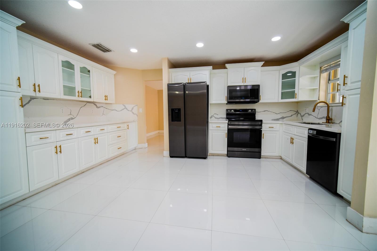 8568 SW 211th Ter #8576 Cutler Bay, FL 33189