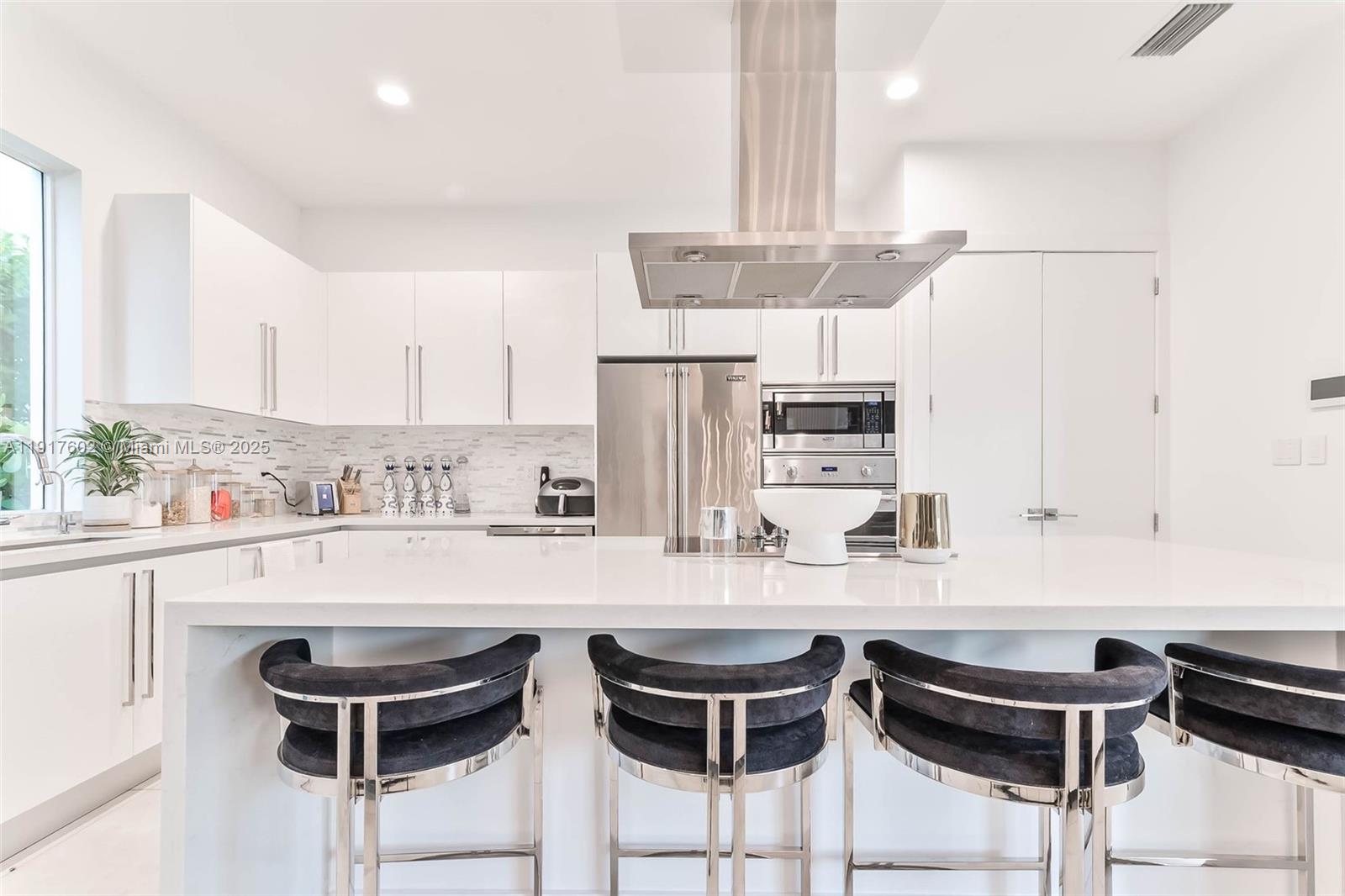 7446 NW 99th Ct Doral, FL 33178