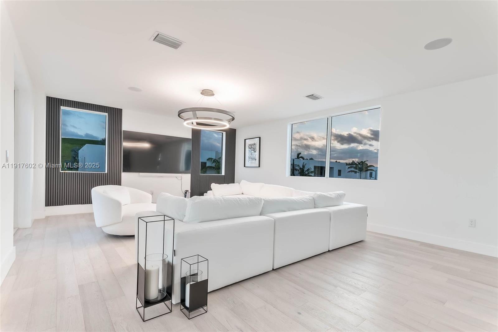 7446 NW 99th Ct Doral, FL 33178