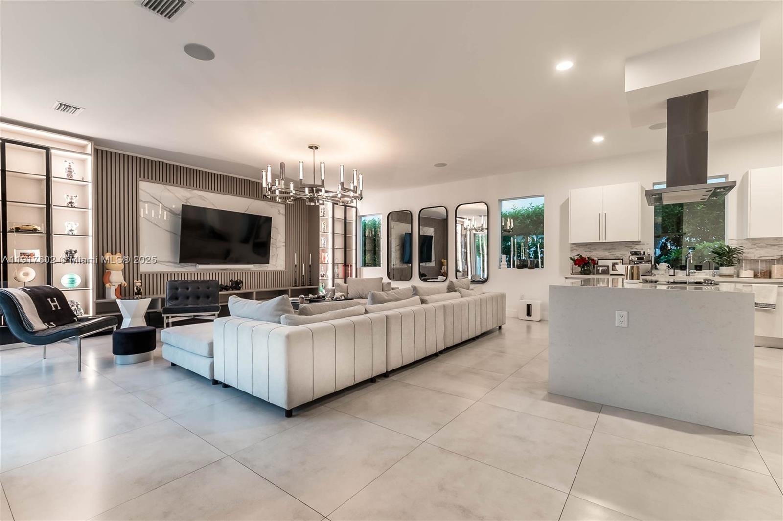 7446 NW 99th Ct Doral, FL 33178