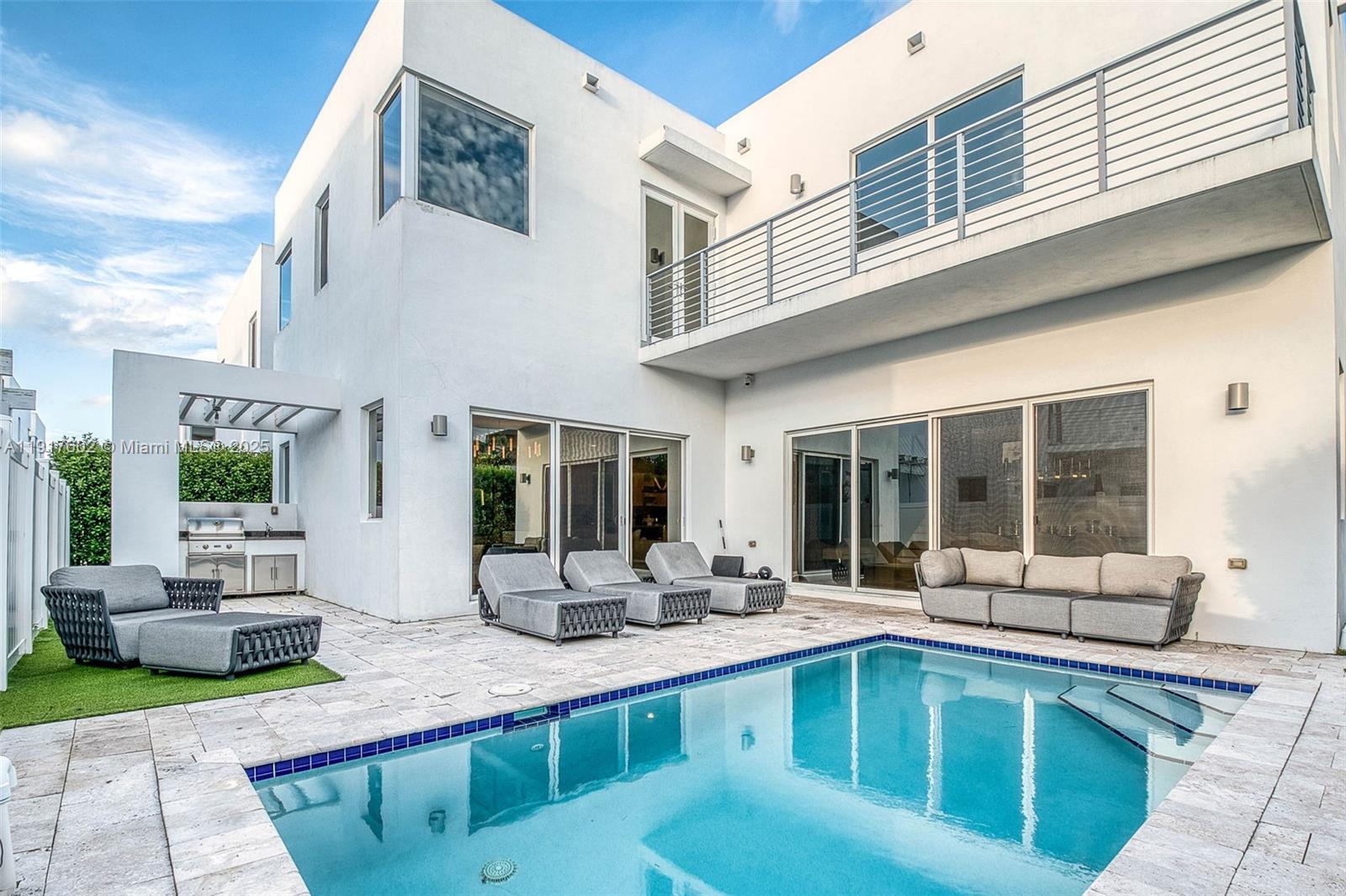 7446 NW 99th Ct Doral, FL 33178