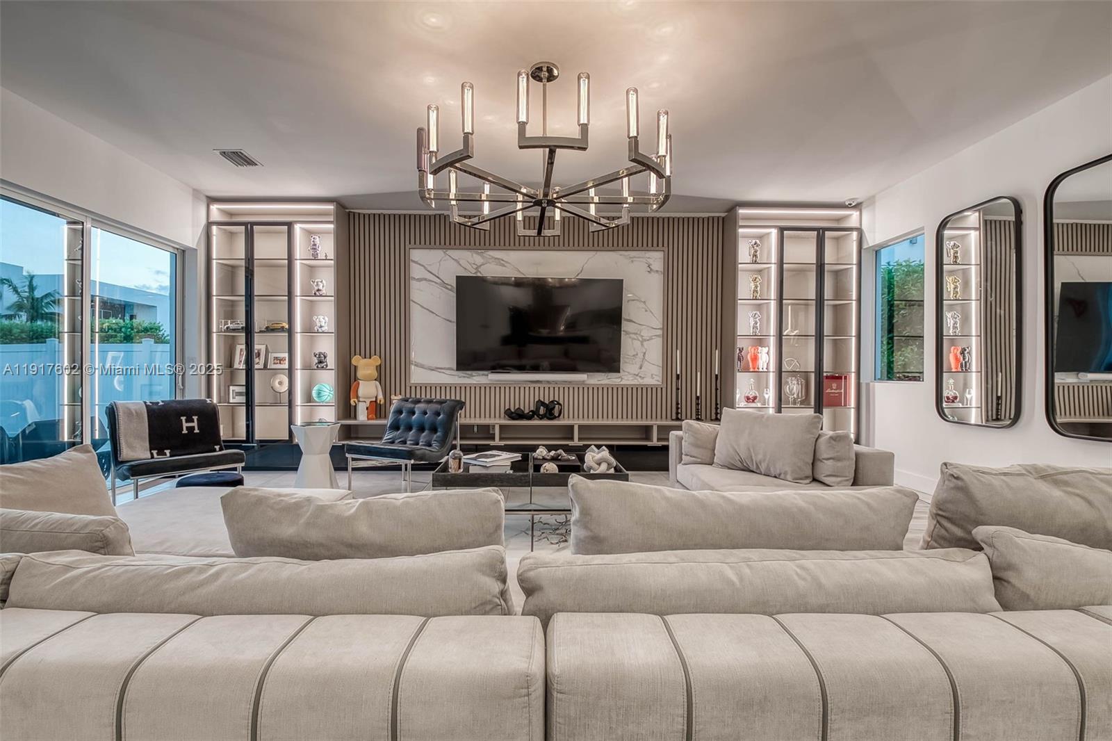 7446 NW 99th Ct Doral, FL 33178