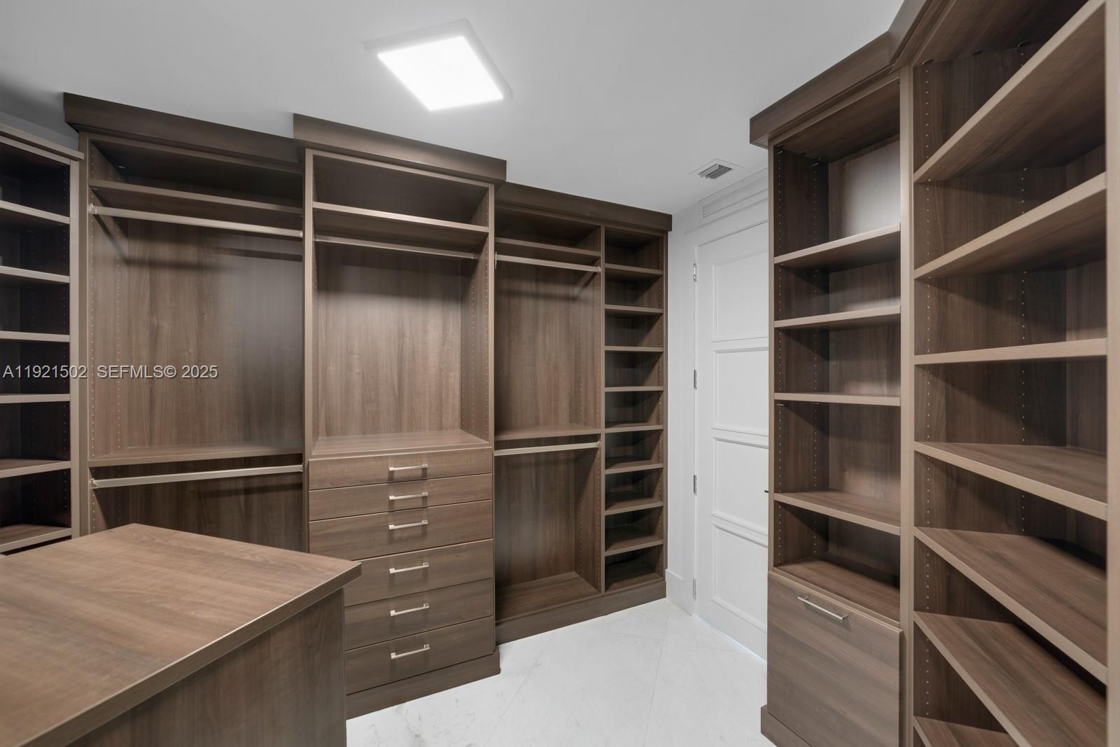 1643 Brickell Ave #4902 Miami, FL 33129