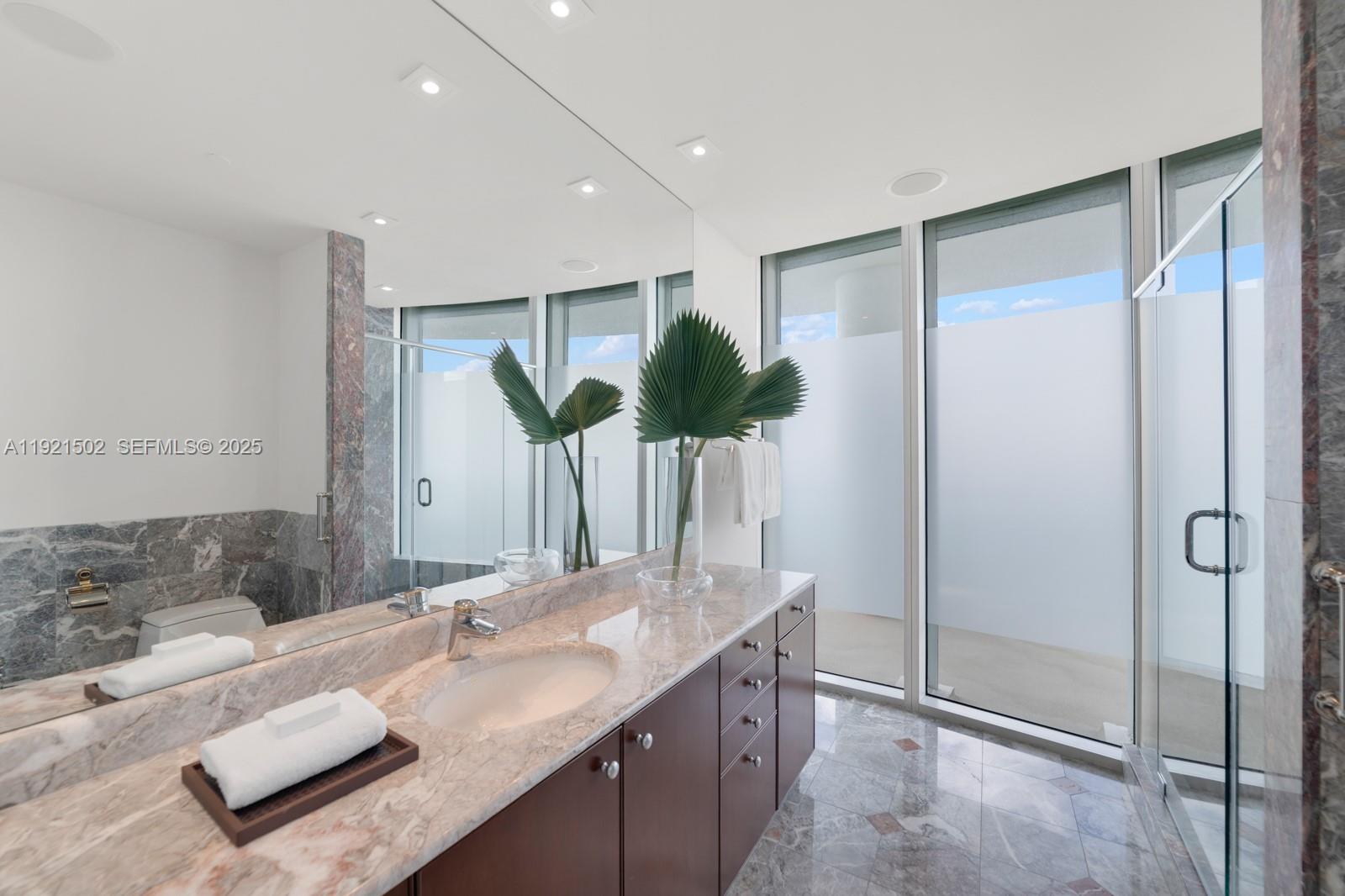 1643 Brickell Ave #4902 Miami, FL 33129