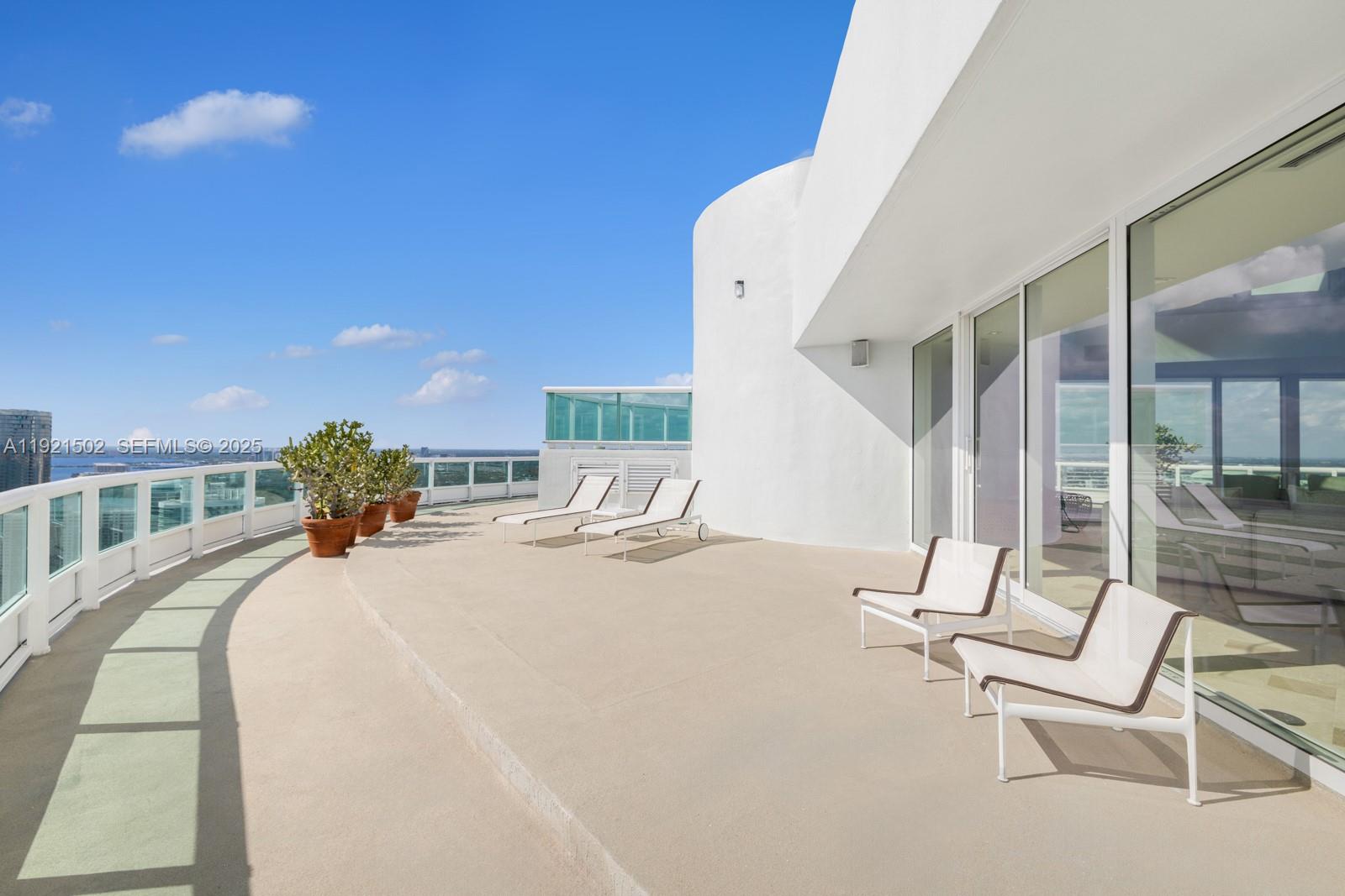 1643 Brickell Ave #4902 Miami, FL 33129