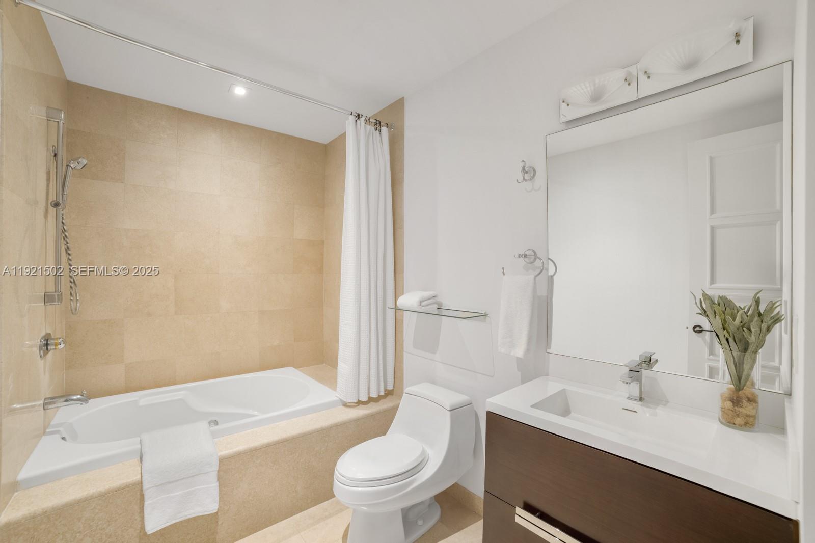 1643 Brickell Ave #4902 Miami, FL 33129