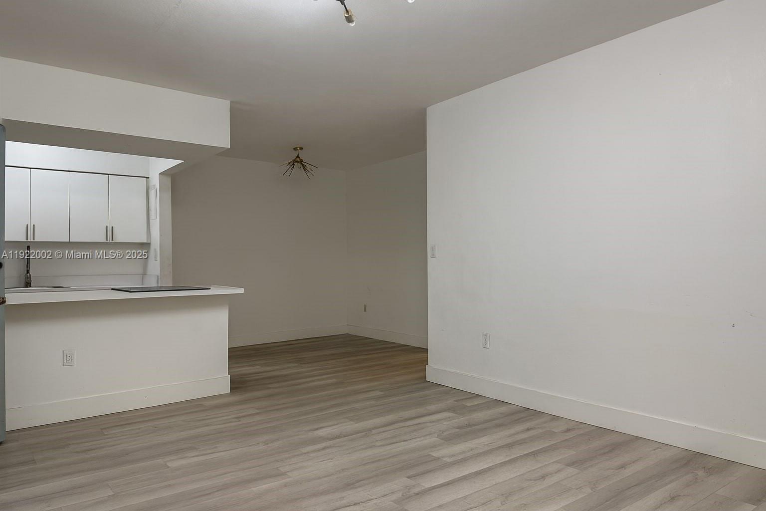 10190 E Bay Hbr Dr #7E Bay Harbor Islands, FL 33154