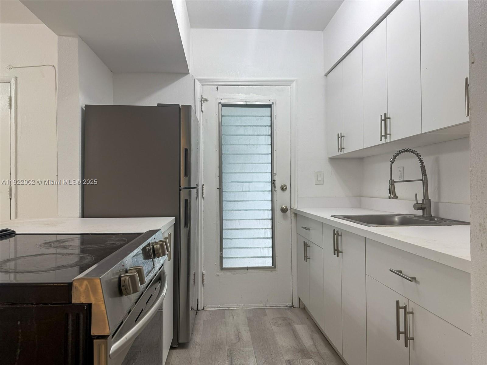 10190 E Bay Hbr Dr #7E Bay Harbor Islands, FL 33154