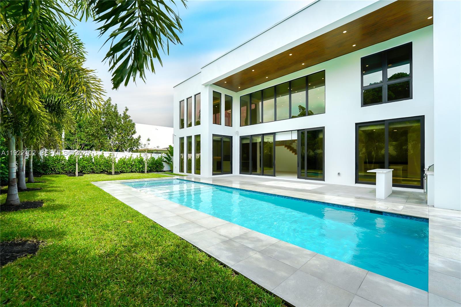 333 NE Spanish Ct Boca Raton, FL 33432