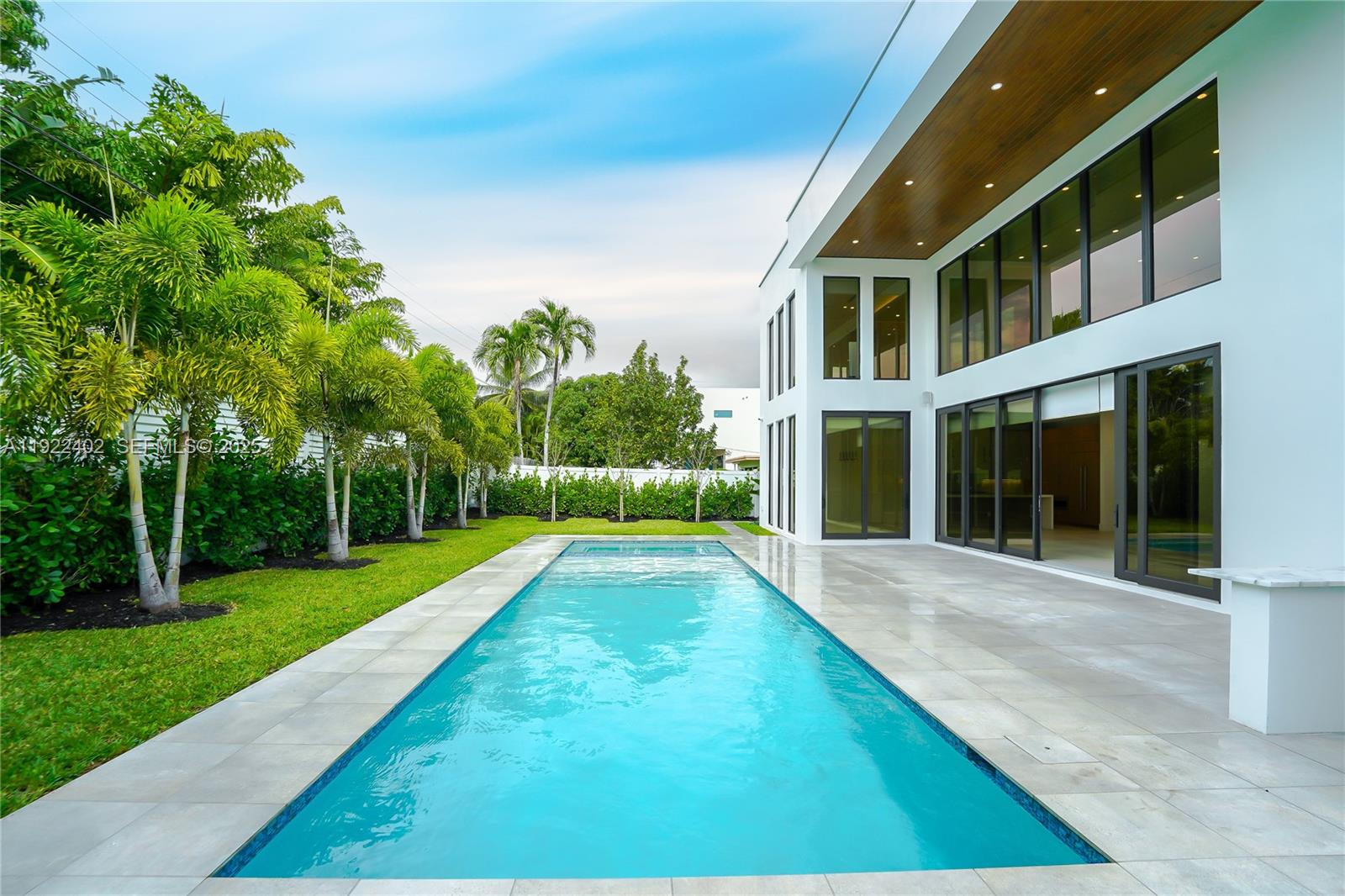 333 NE Spanish Ct Boca Raton, FL 33432