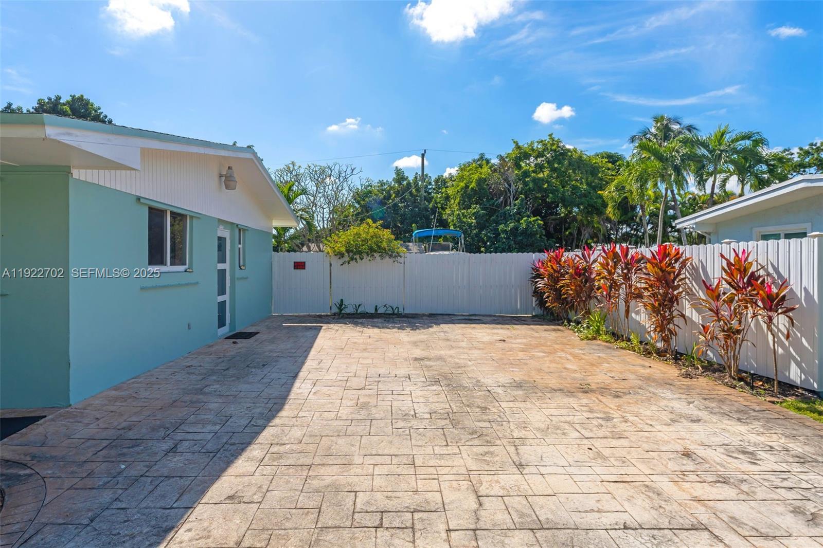 9340 SW 178th St Palmetto Bay, FL 33157