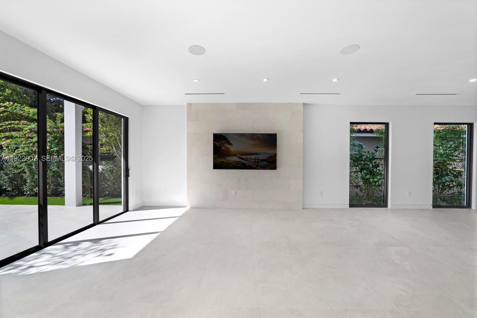 2610 SW 17th St Miami, FL 33145