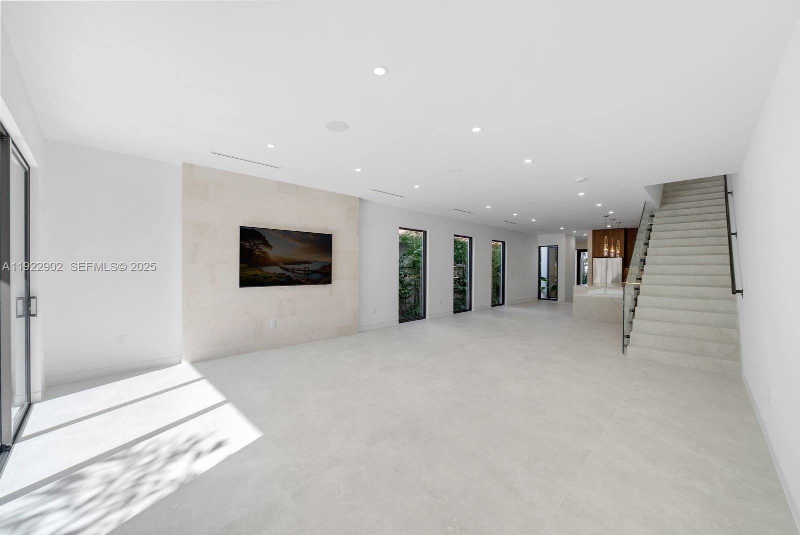 2610 SW 17th St Miami, FL 33145