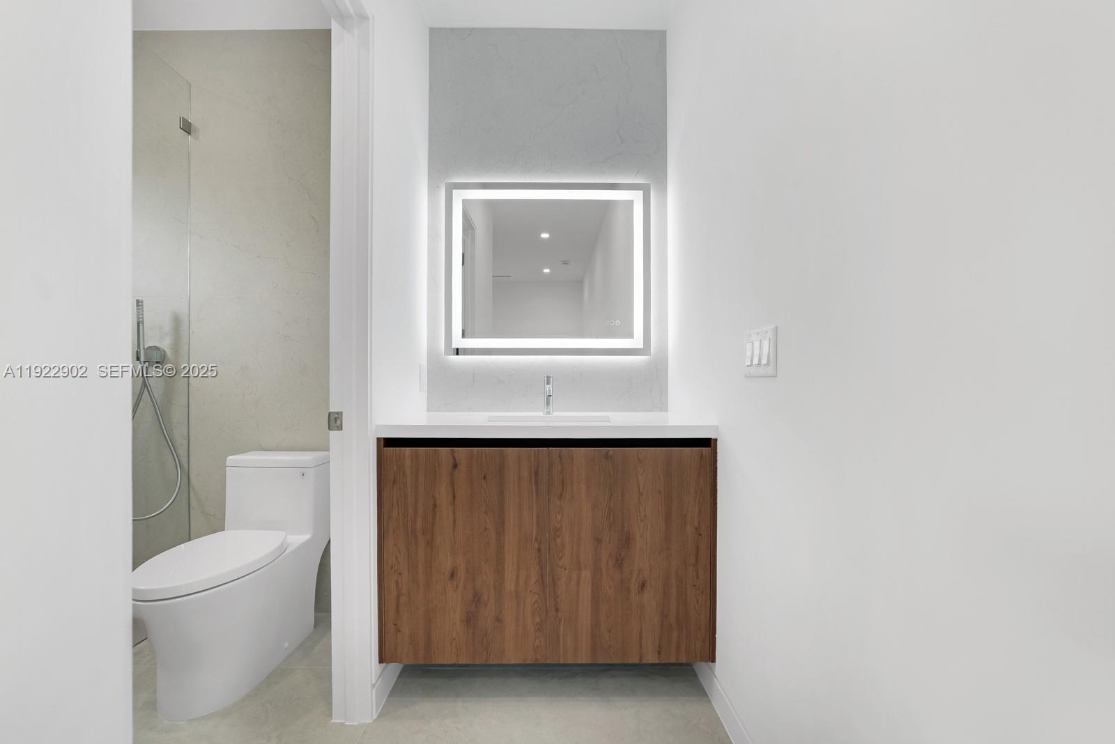 2610 SW 17th St Miami, FL 33145