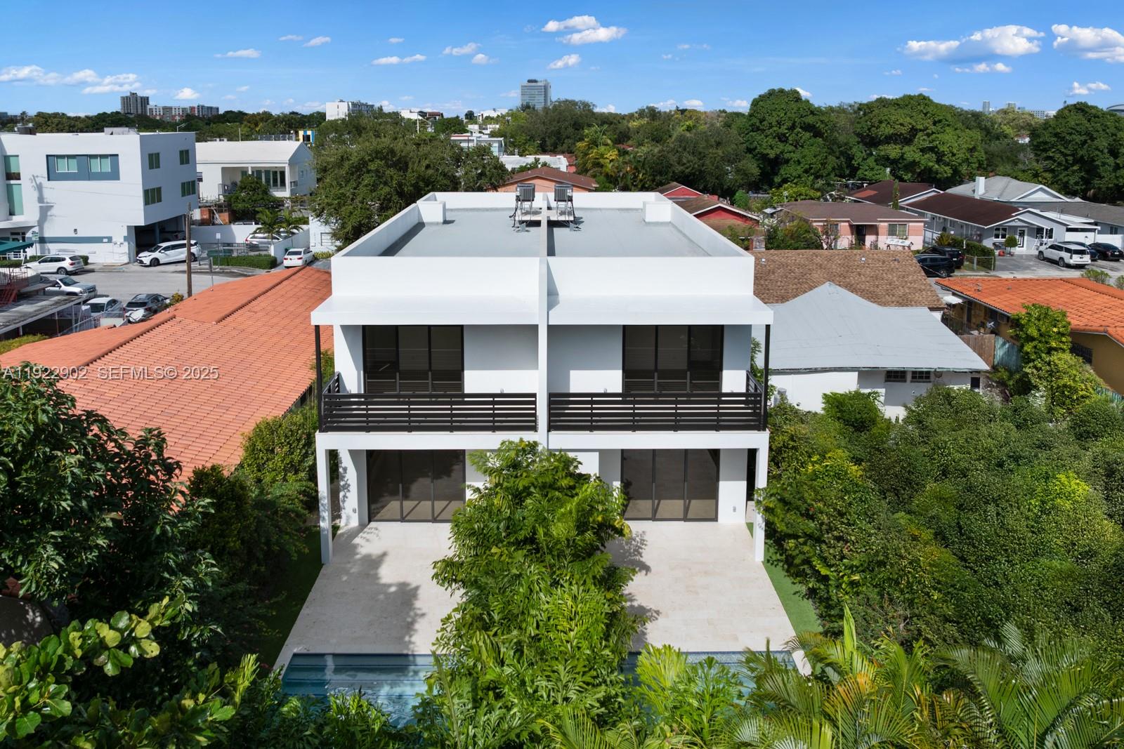 2610 SW 17th St Miami, FL 33145