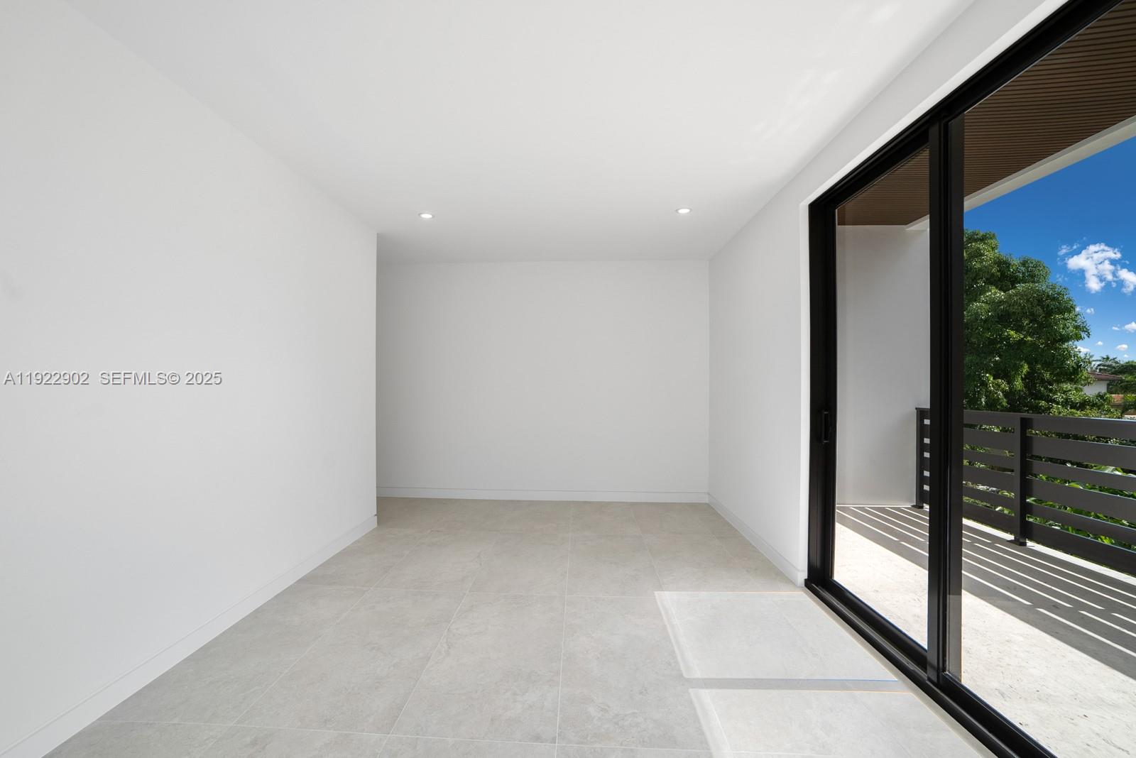 2610 SW 17th St Miami, FL 33145