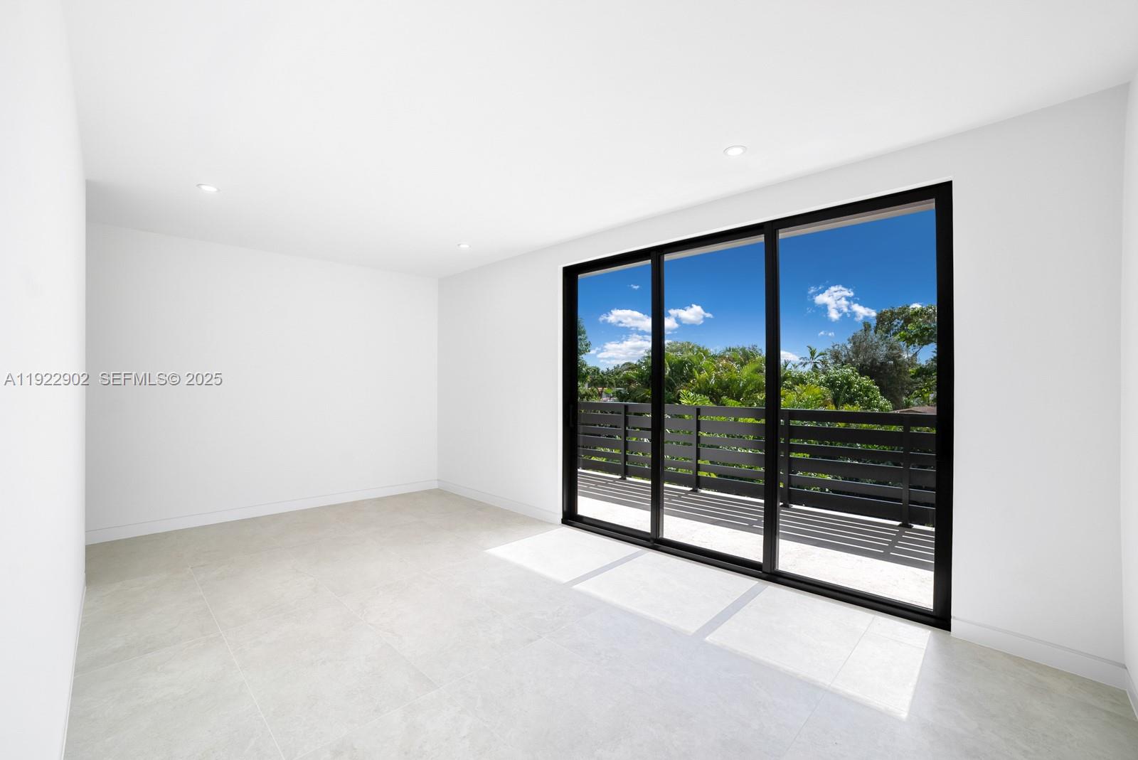 2610 SW 17th St Miami, FL 33145