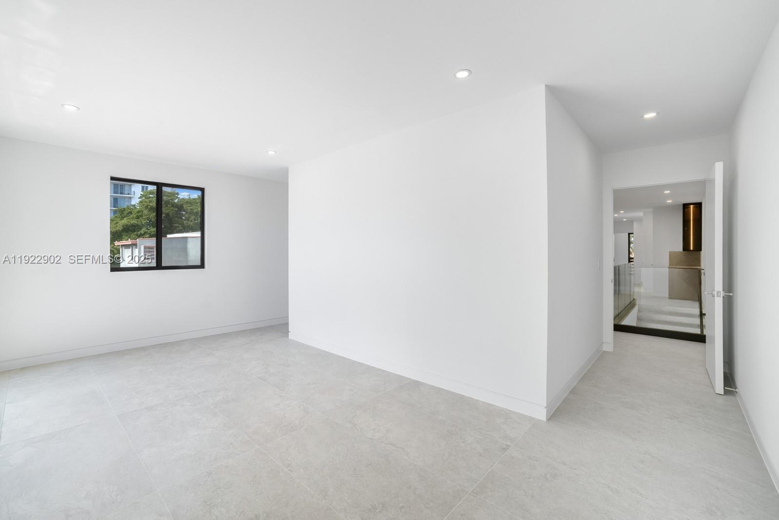 2610 SW 17th St Miami, FL 33145