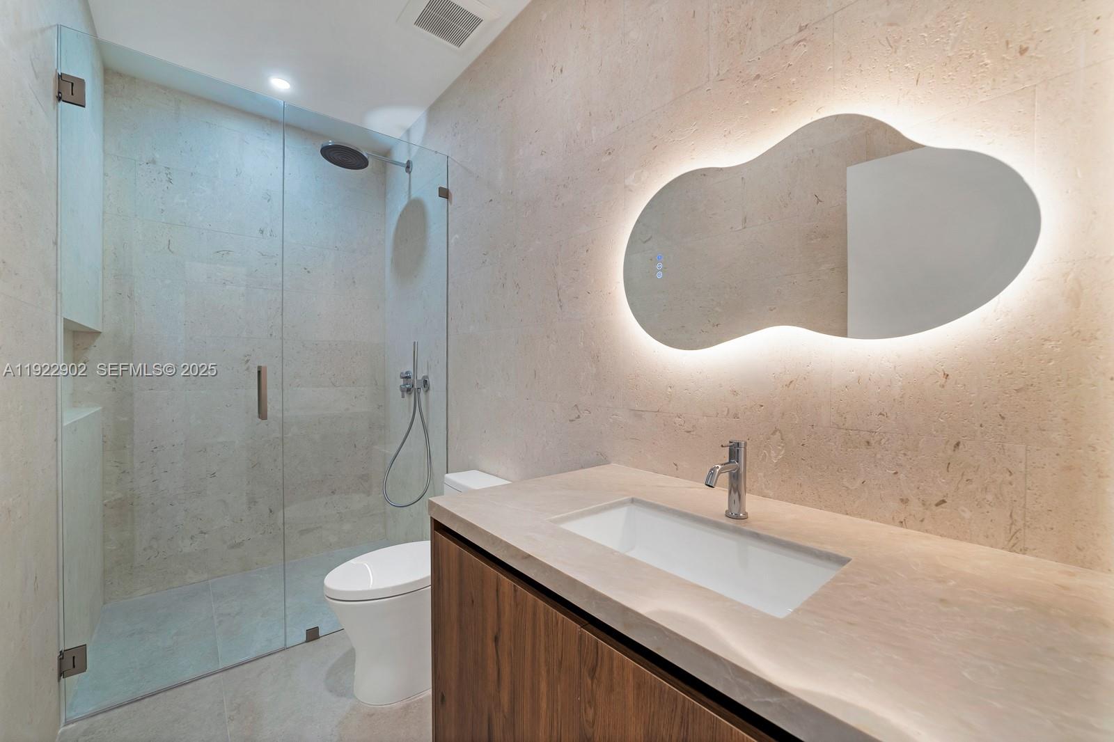 2610 SW 17th St Miami, FL 33145