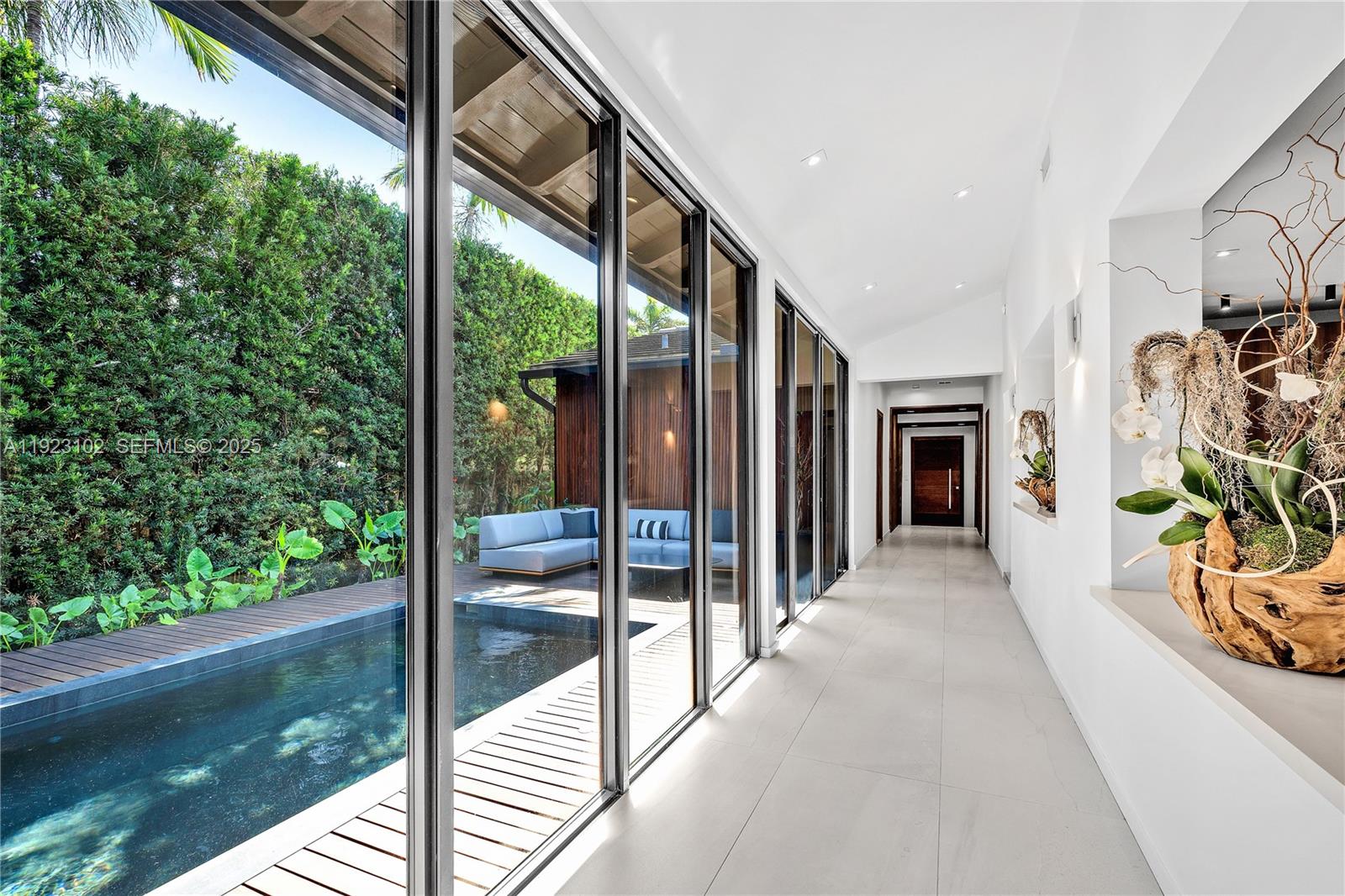 725 W 49th St Miami Beach, FL 33140