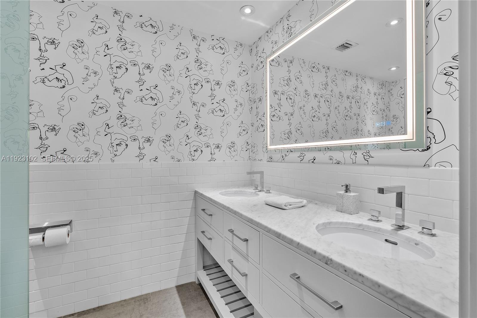 725 W 49th St Miami Beach, FL 33140