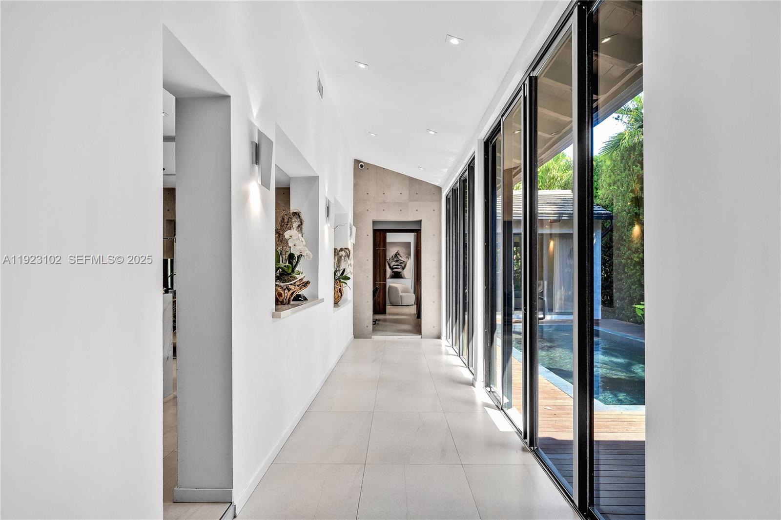 725 W 49th St Miami Beach, FL 33140