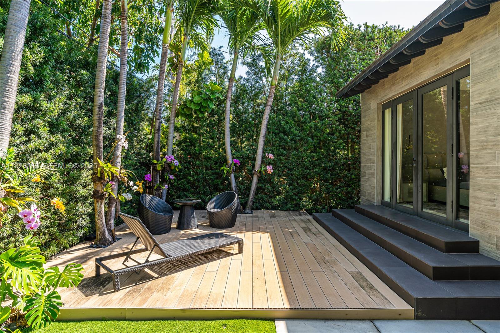 725 W 49th St Miami Beach, FL 33140