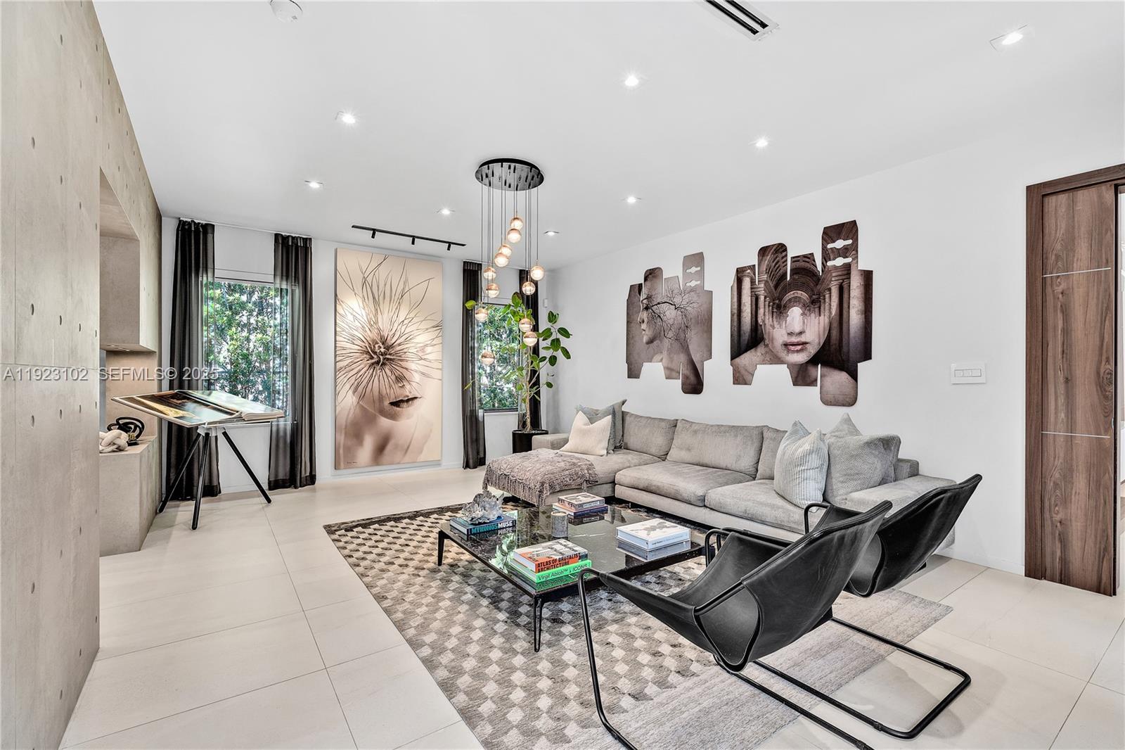 725 W 49th St Miami Beach, FL 33140