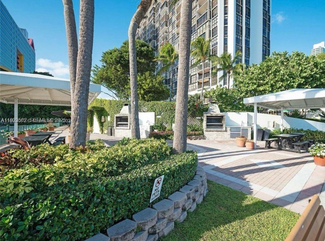 image Brickell Place I15