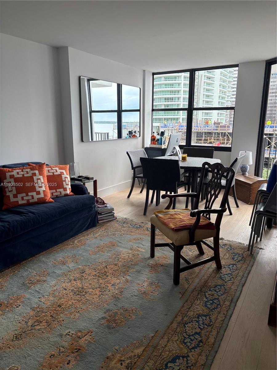 image Brickell Place I4