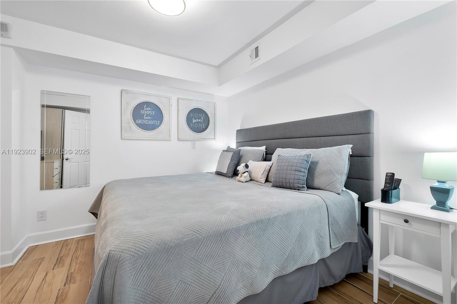 1800 Collins Ave #11B Miami Beach, FL 33139