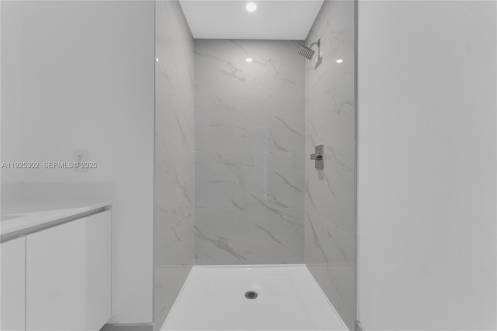 700 NE 24th St #4402 Miami, FL 33137