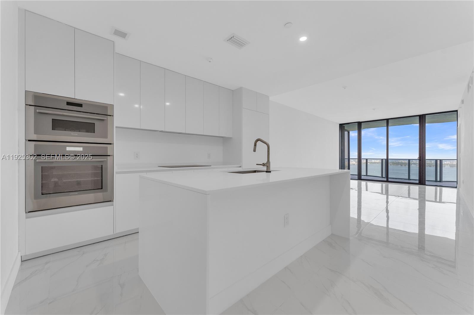 700 NE 24th St #4402 Miami, FL 33137