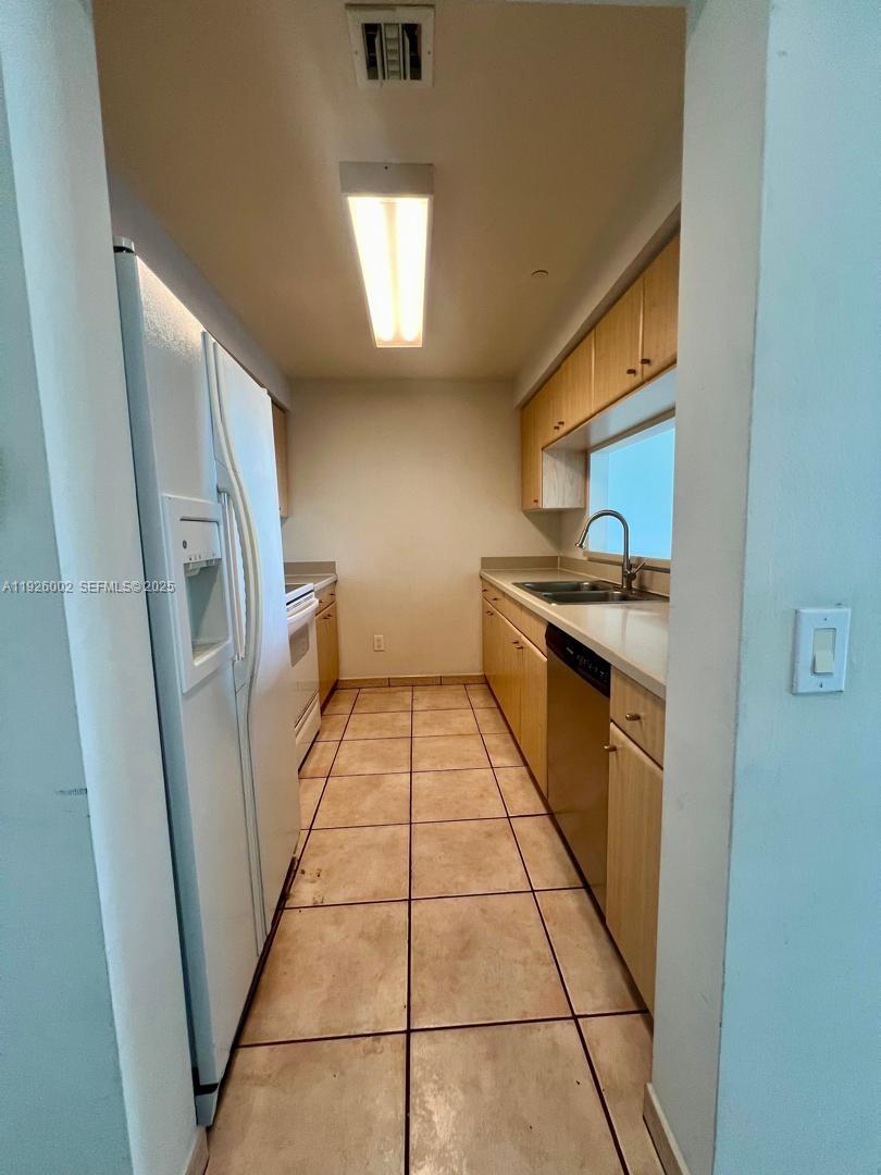 2475 Brickell Ave #703 Miami, FL 33129