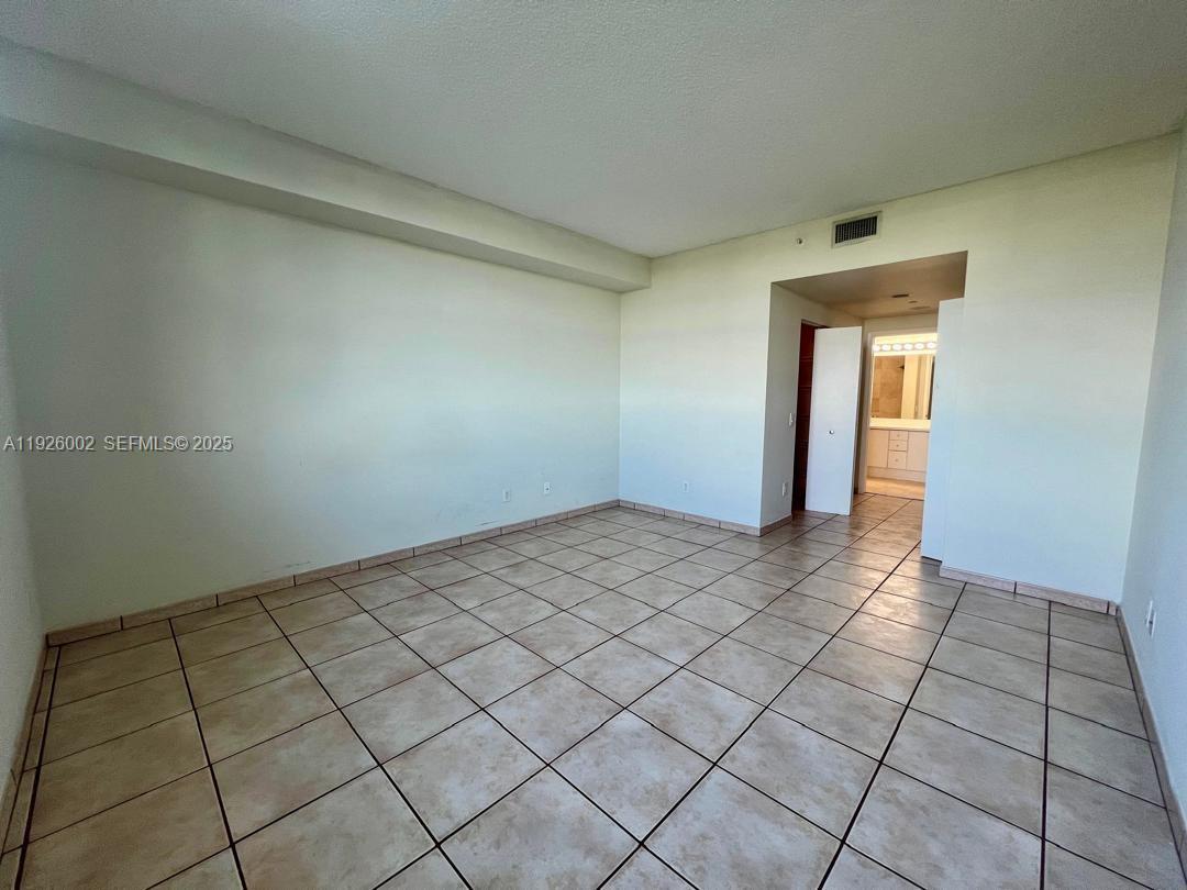 2475 Brickell Ave #703 Miami, FL 33129