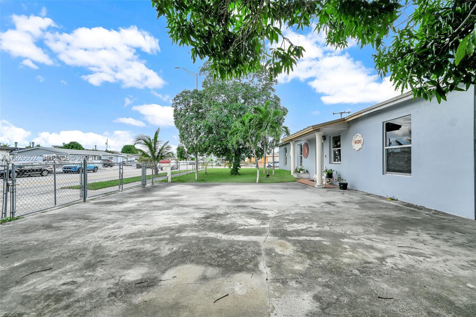 4020 E 10th Ave Hialeah, FL 33013