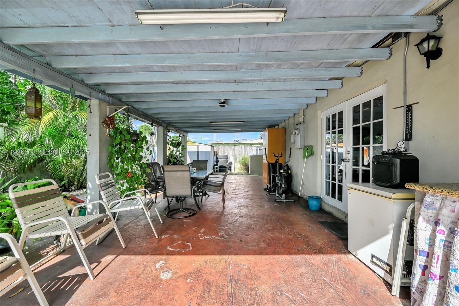 4020 E 10th Ave Hialeah, FL 33013