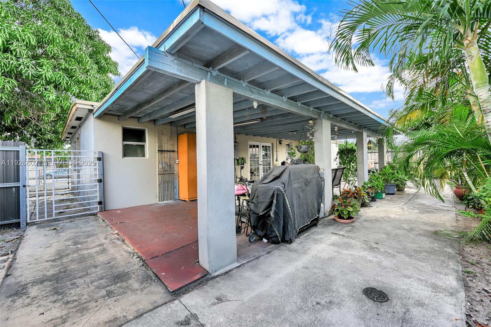 4020 E 10th Ave Hialeah, FL 33013