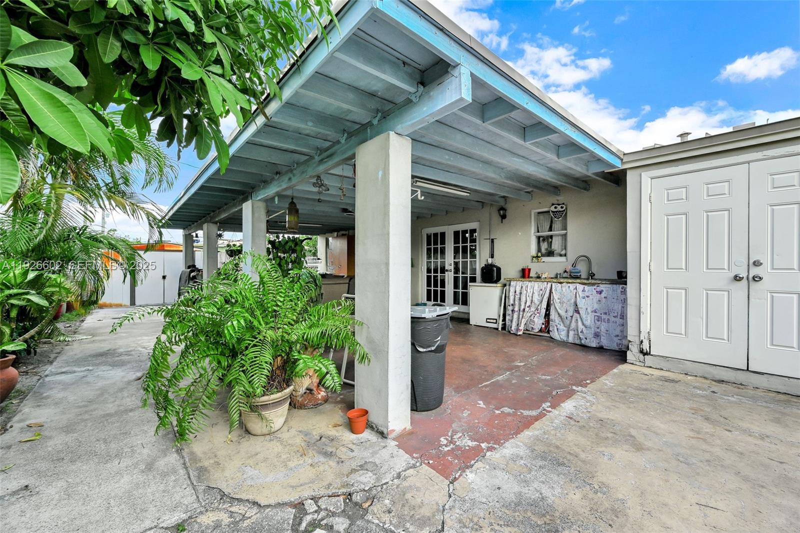 4020 E 10th Ave Hialeah, FL 33013