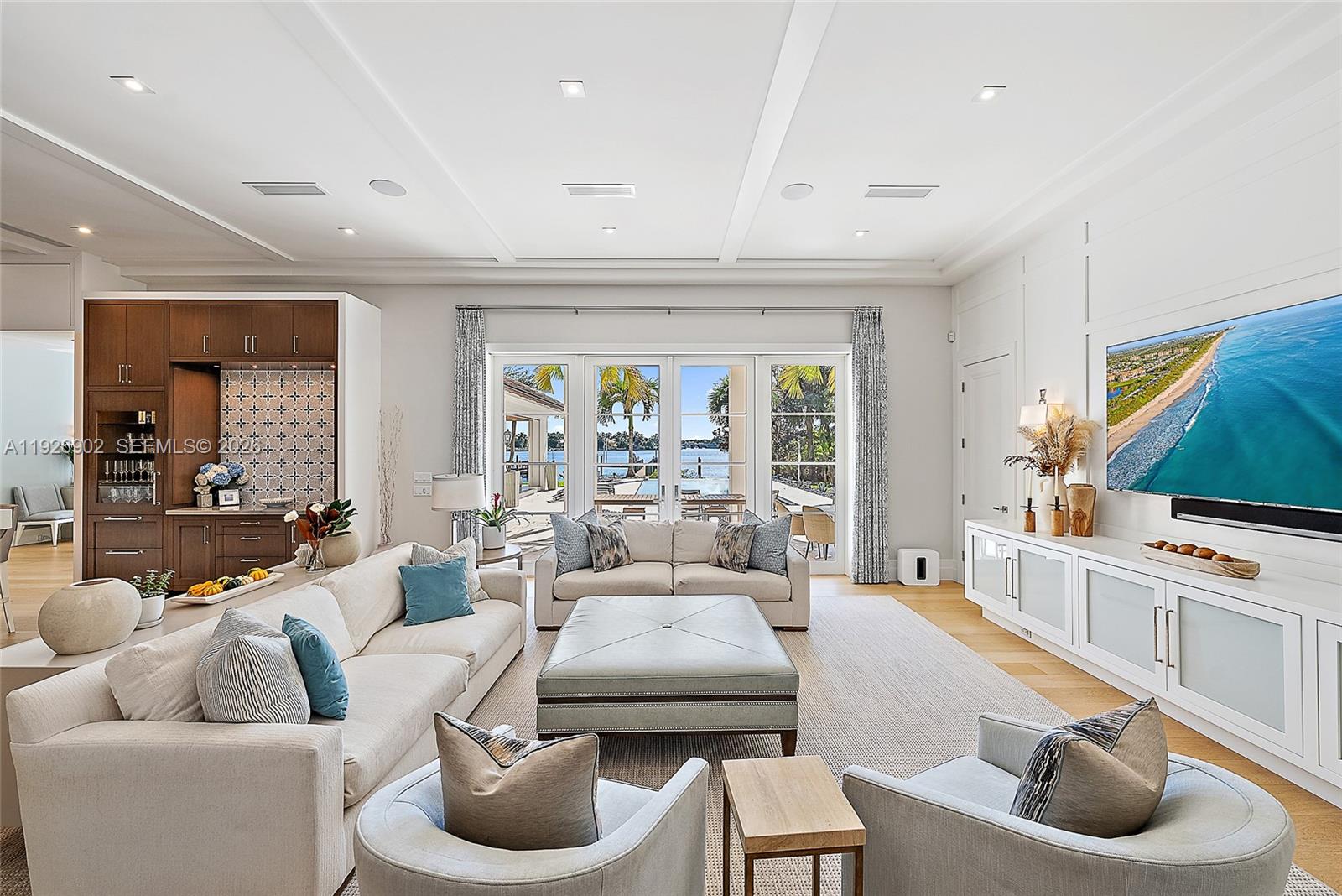 19651 Riverside Dr Jupiter, FL 33469