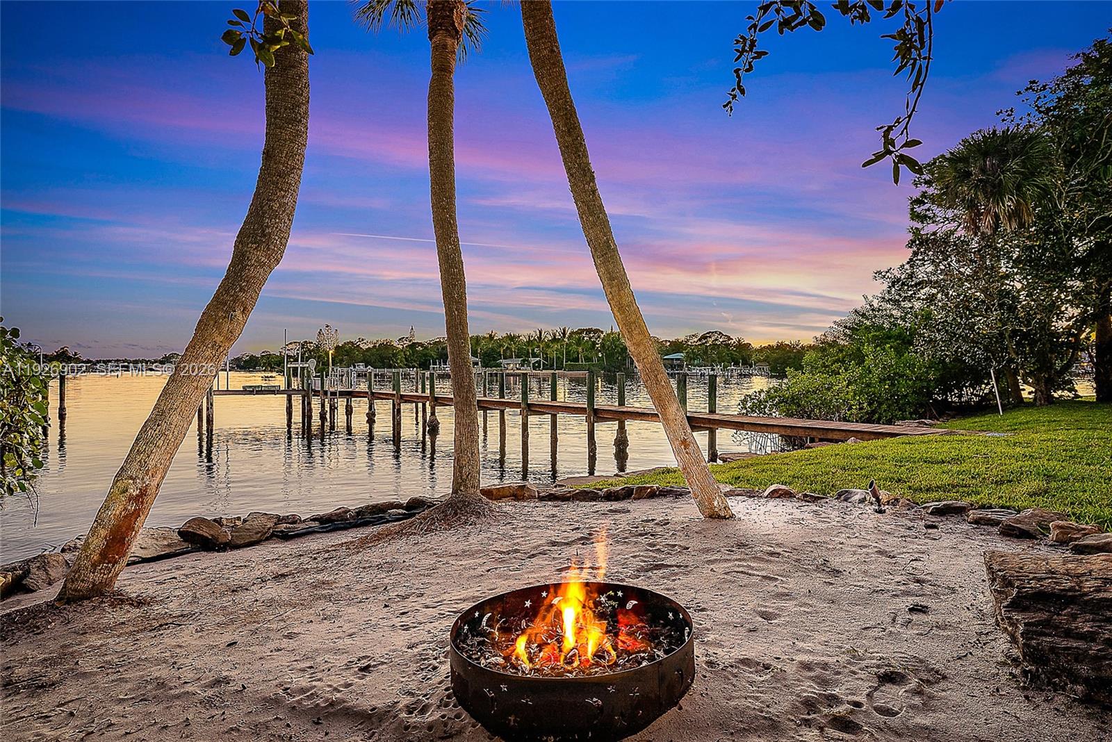 19651 Riverside Dr Jupiter, FL 33469