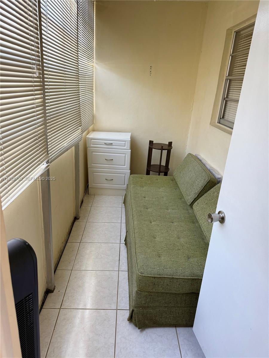 2820 NE 201st Ter #F217 Aventura, FL 33180