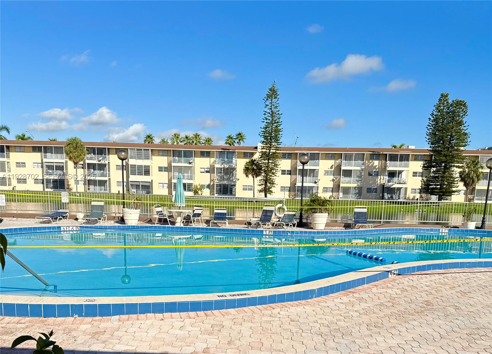 2820 NE 201st Ter #F217 Aventura, FL 33180