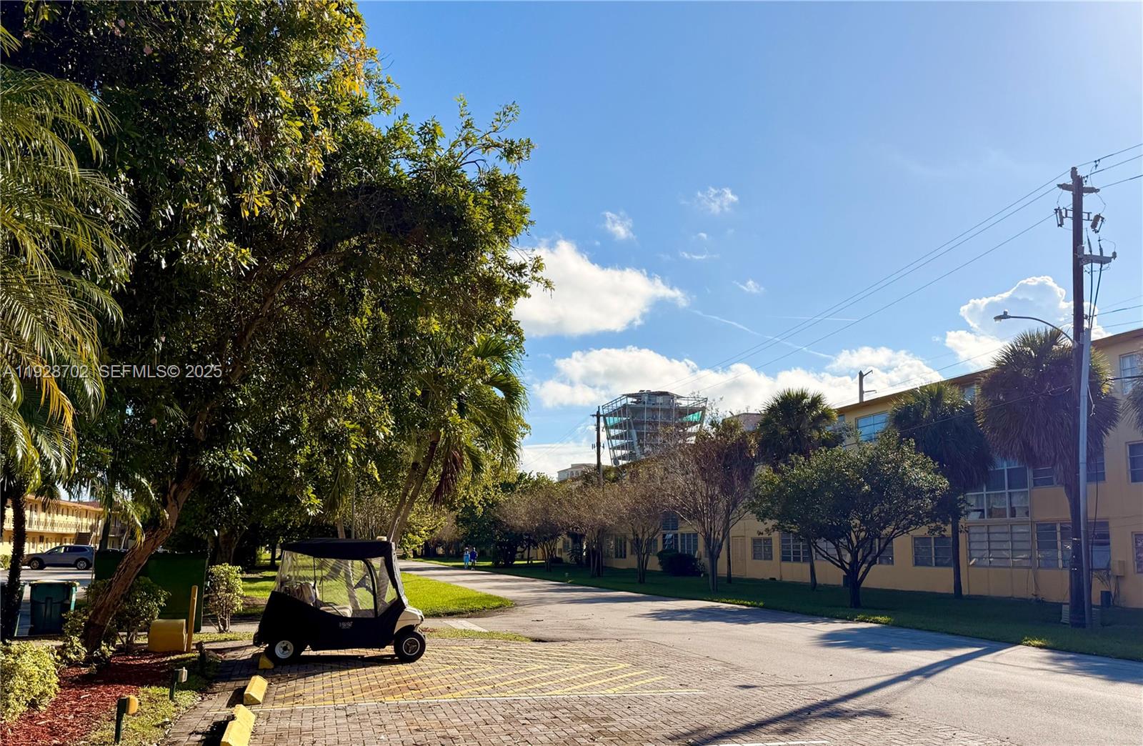 2820 NE 201st Ter #F217 Aventura, FL 33180