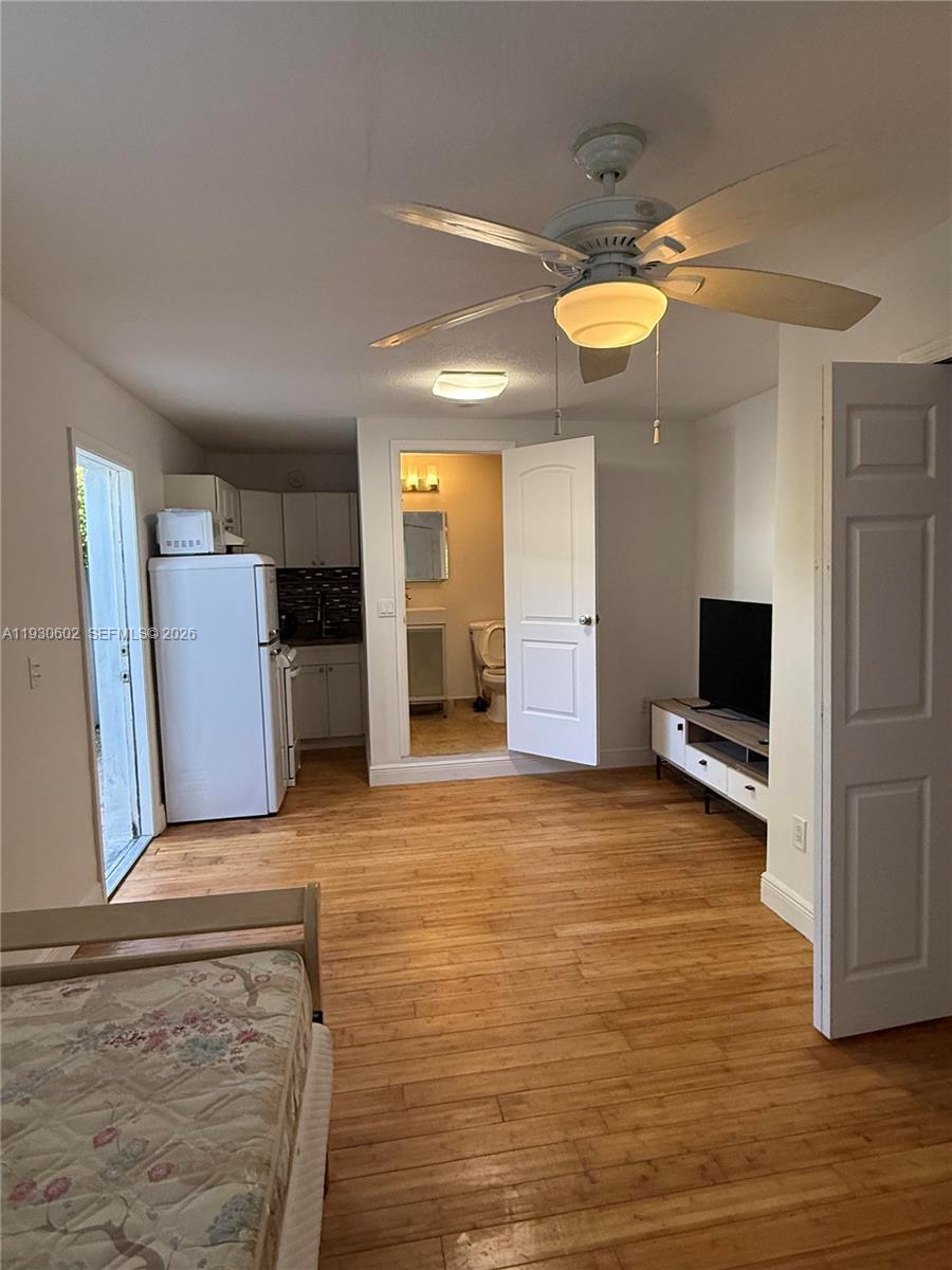 894 80th St #1 Miami Beach, FL 33141