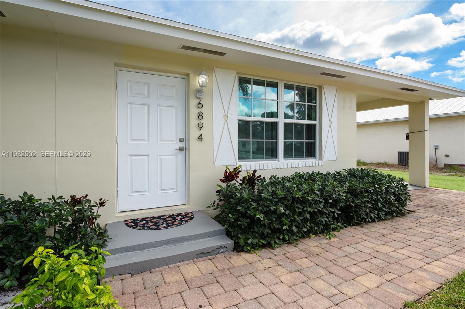 6894 3rd St Jupiter, FL 33458